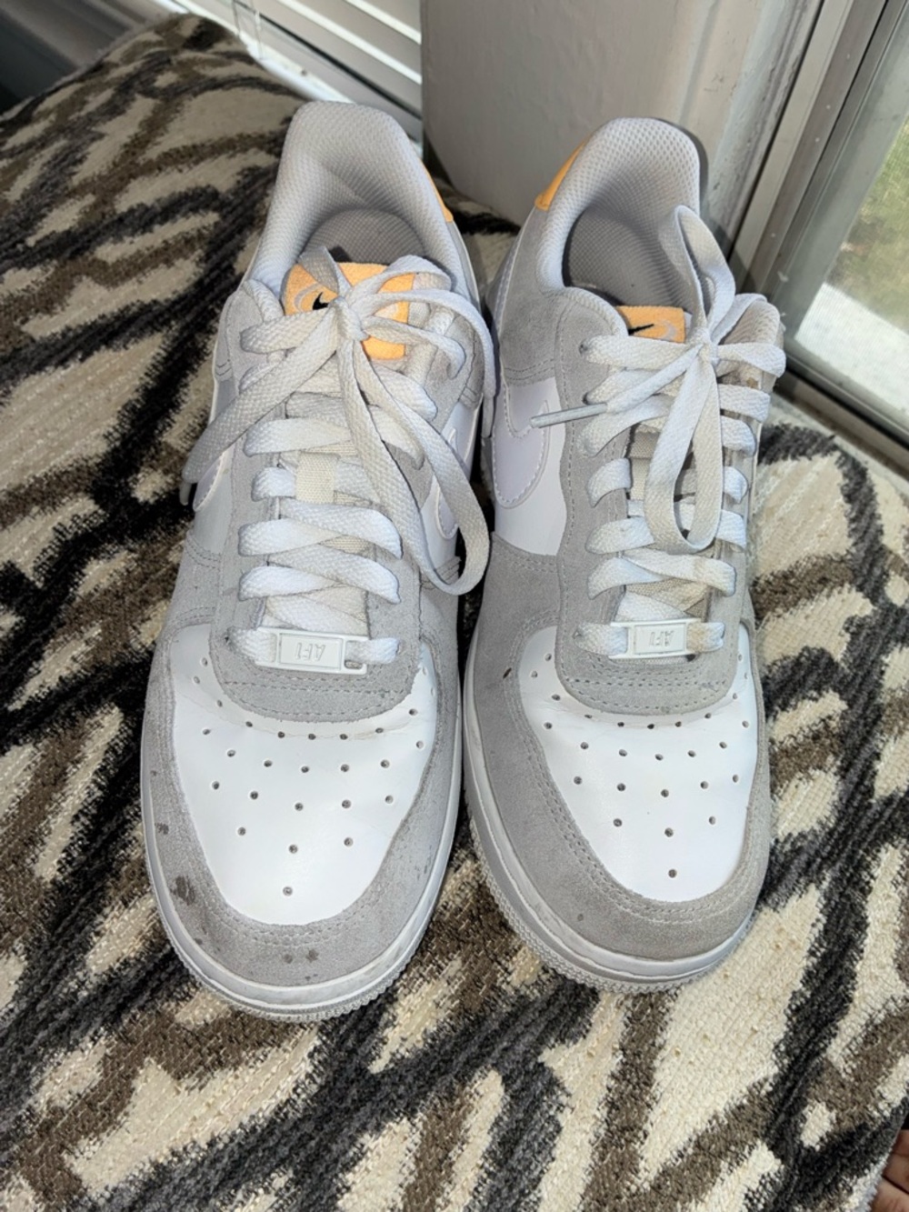 Nike Low-Top Sneakers in White, Light Gray & Yellow